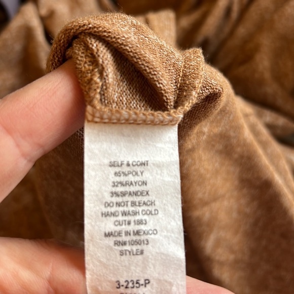 5/$25 Andree by Unit brown Cowl Neck Sweater size small - Picture 5 of 5